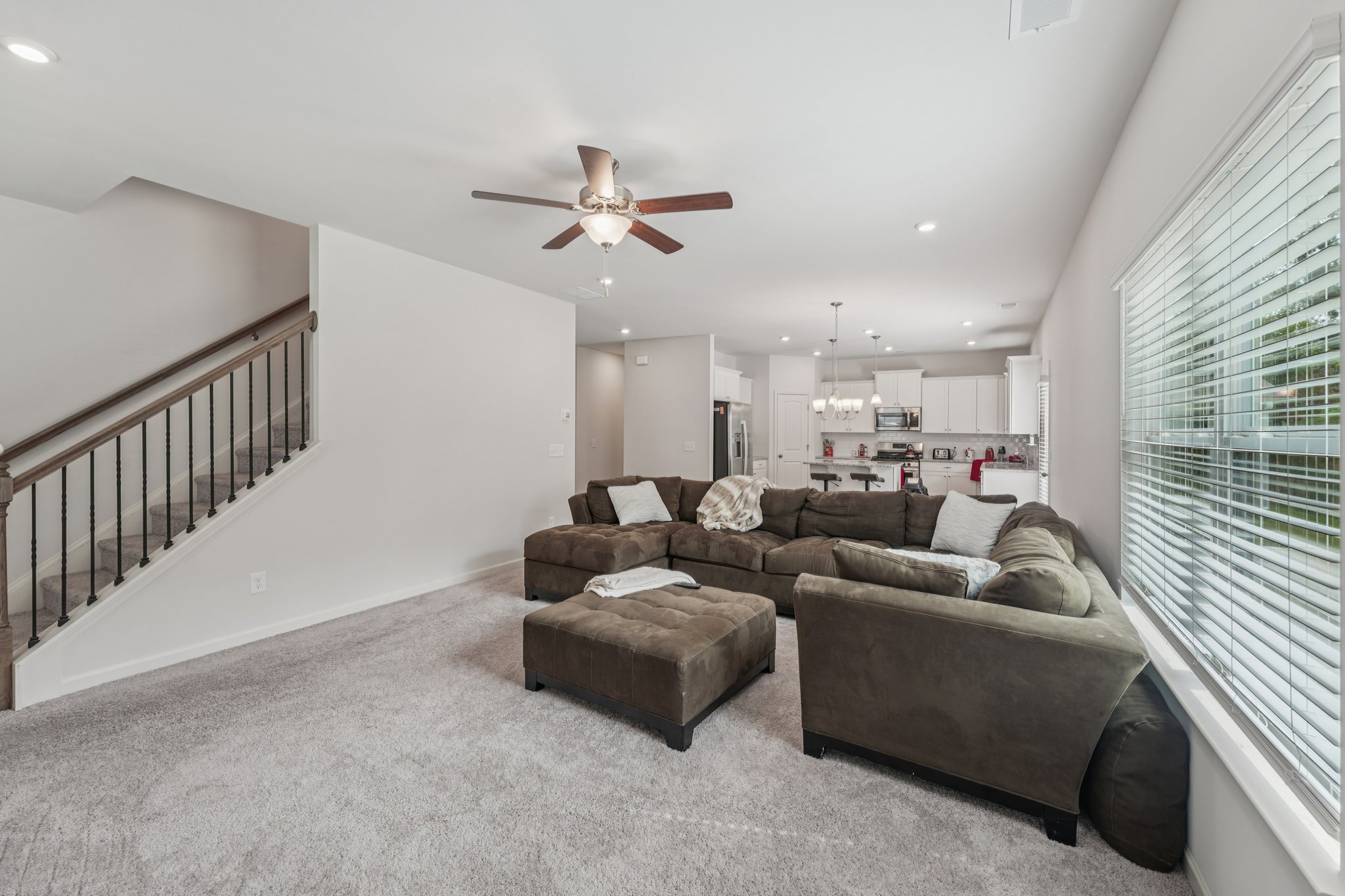 Graham Cir-S1010-019.jpg