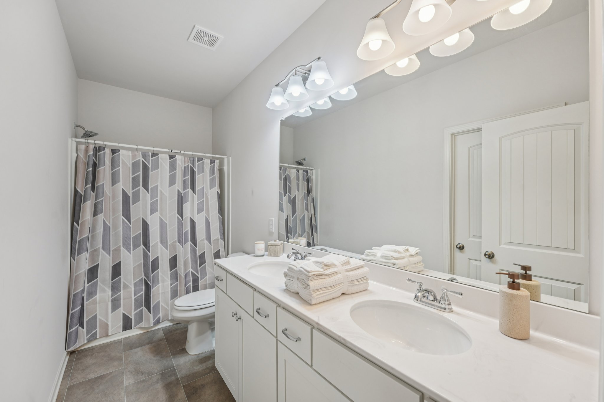 Graham Cir-S1010-030.jpg
