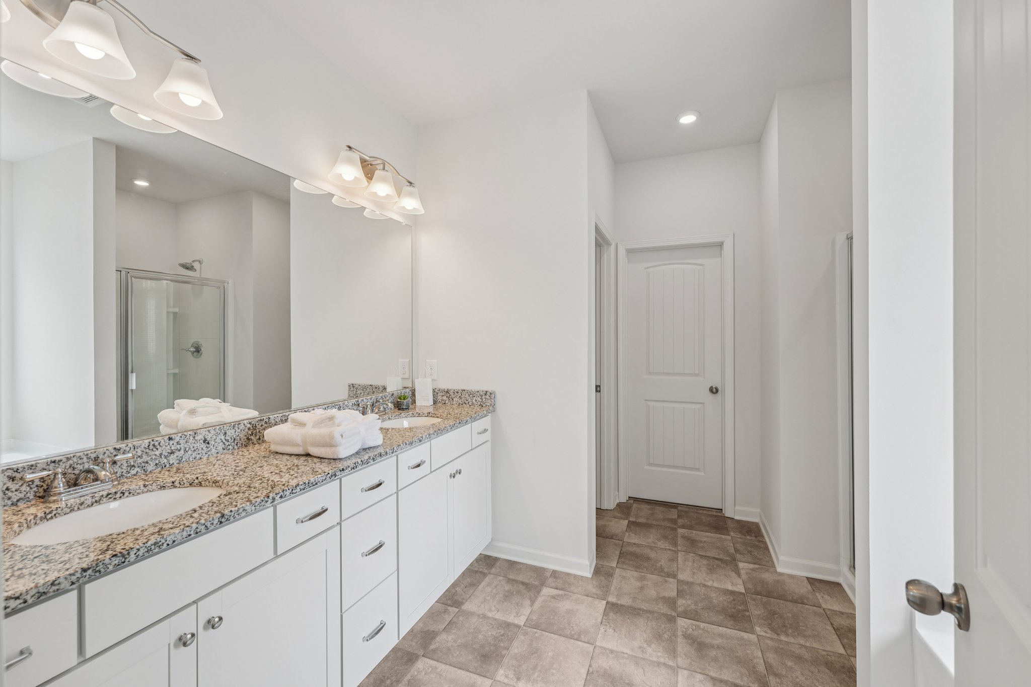 Graham Cir-S1010-044.jpg