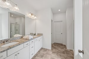 Graham Cir-S1010-044.jpg
