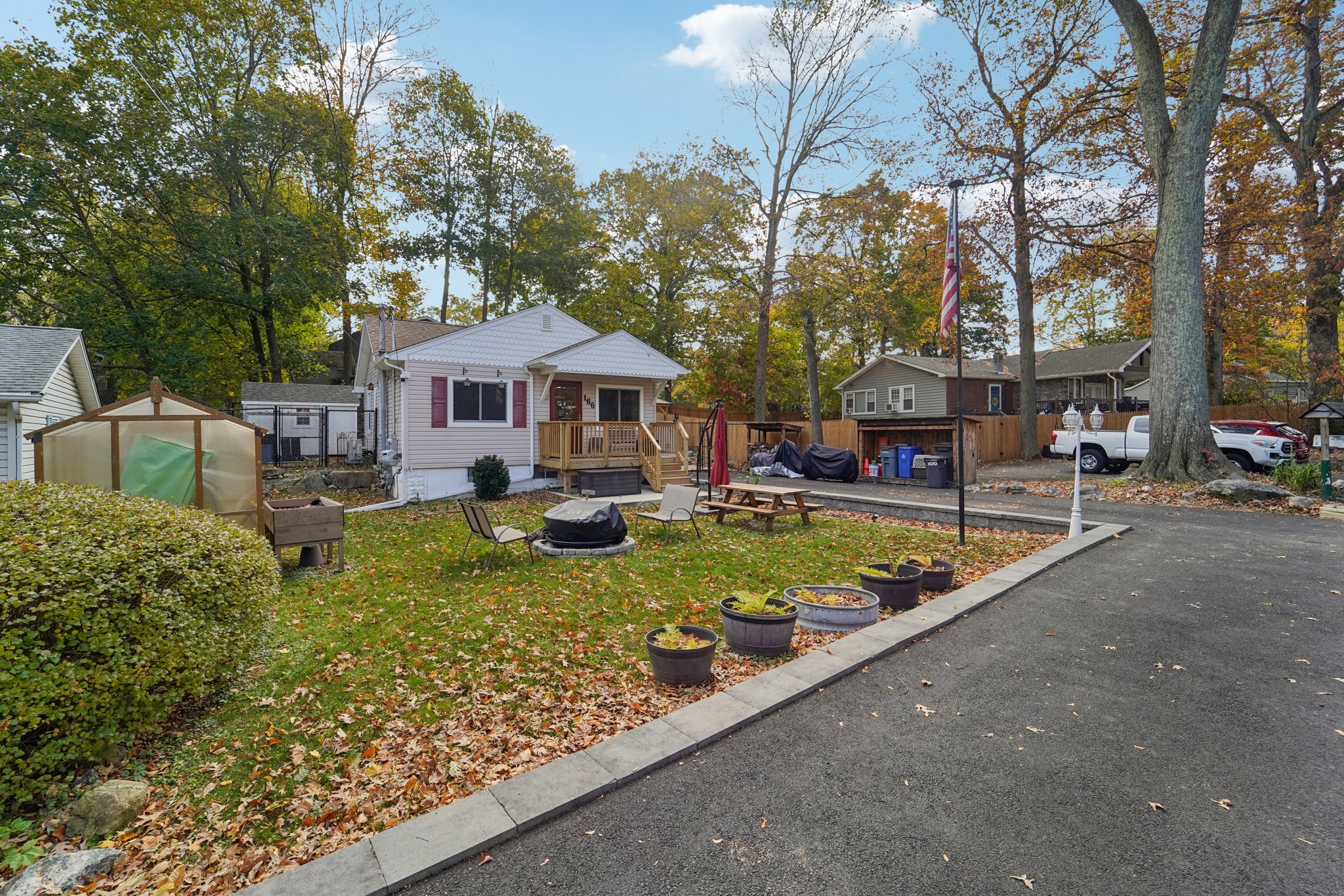 Lakeview Ave-S2910-003.jpg