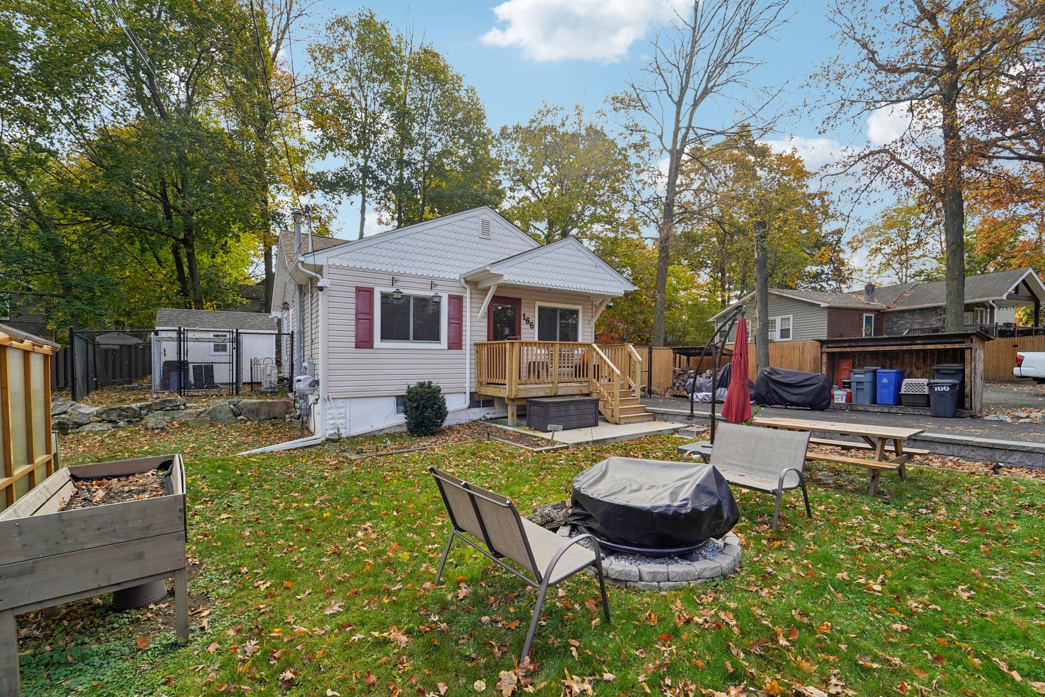 Lakeview Ave-S2910-004.jpg