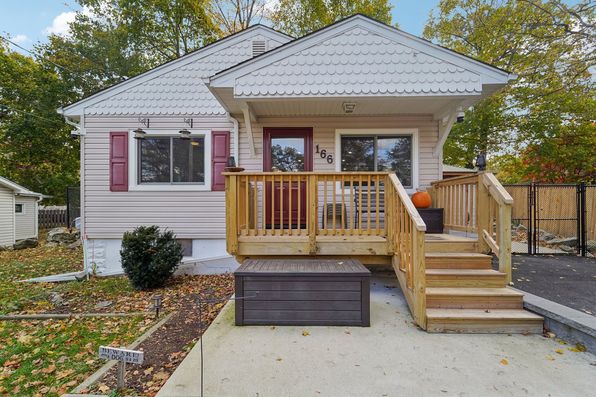 Lakeview Ave-S2910-005.jpg