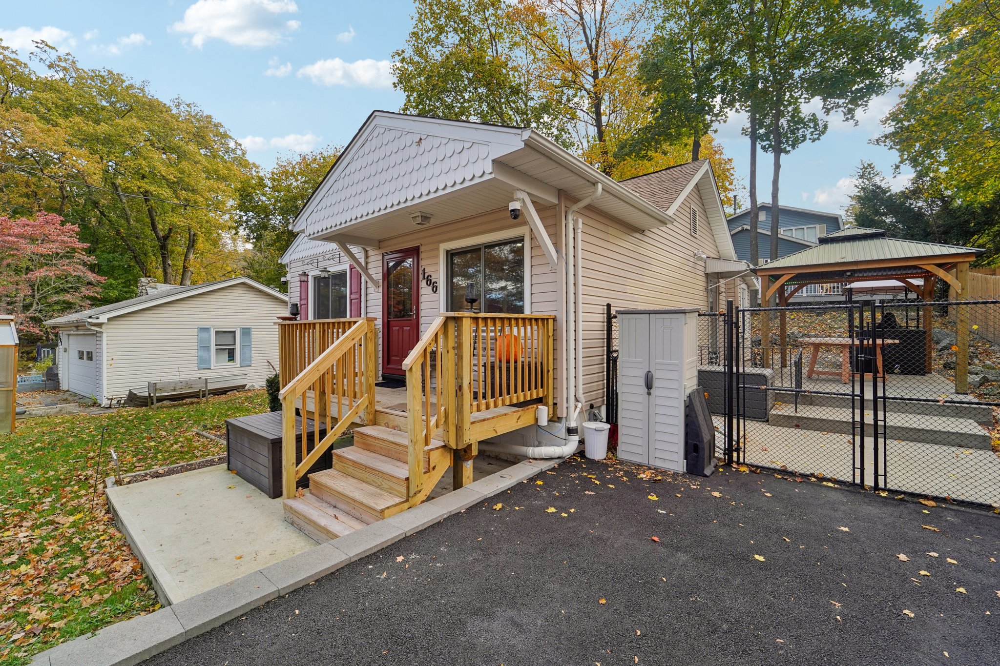 Lakeview Ave-S2910-006.jpg