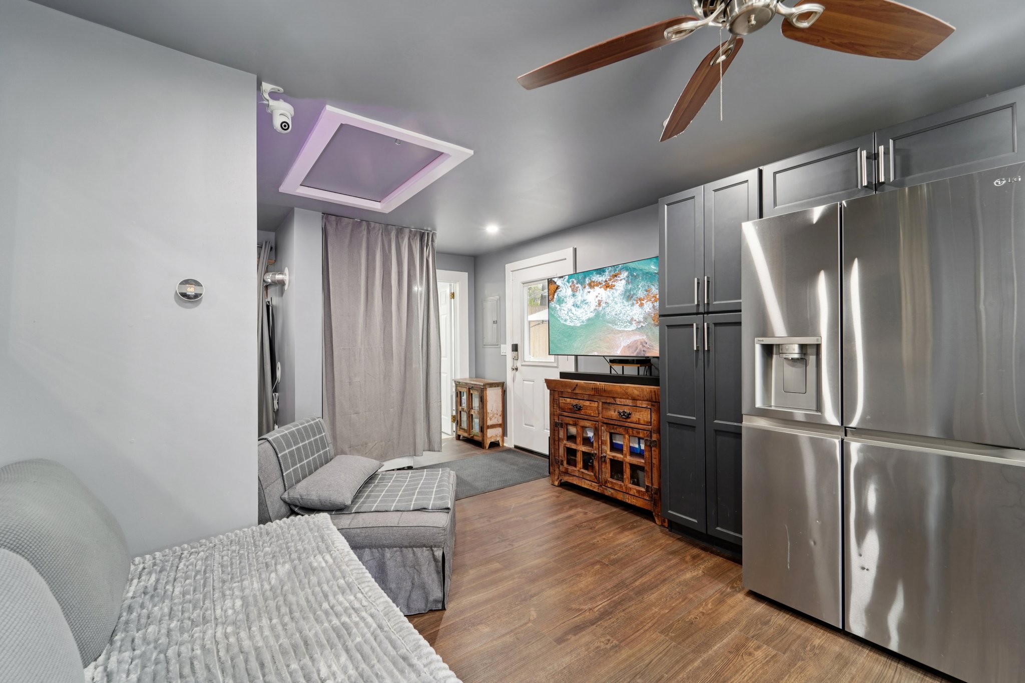 Lakeview Ave-S2910-013.jpg