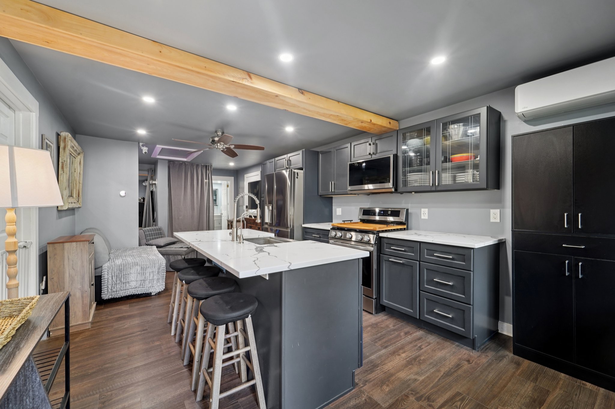 Lakeview Ave-S2910-016.jpg