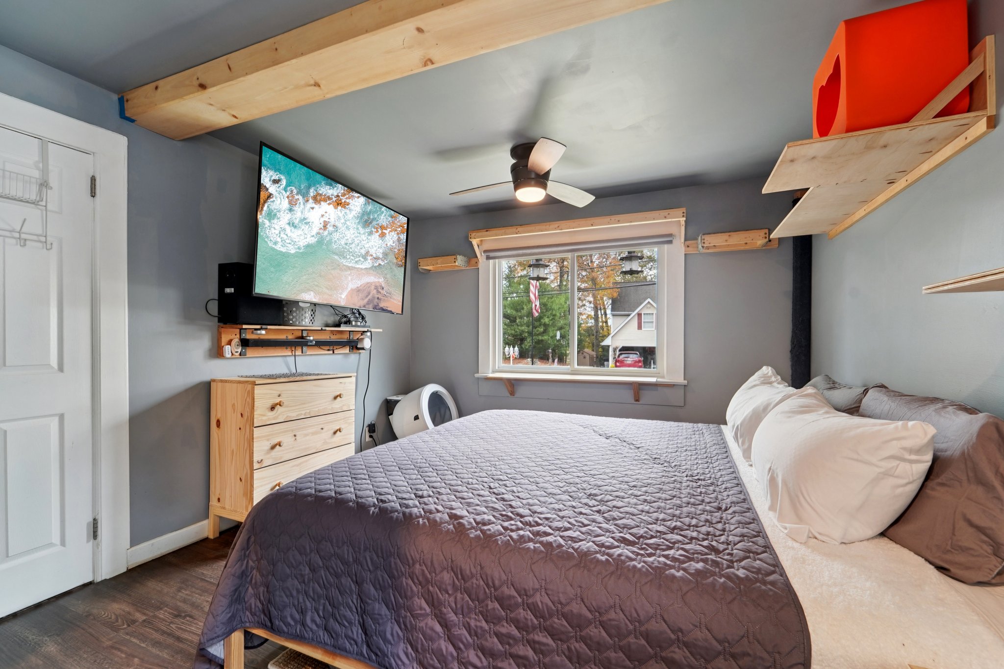 Lakeview Ave-S2910-022.jpg