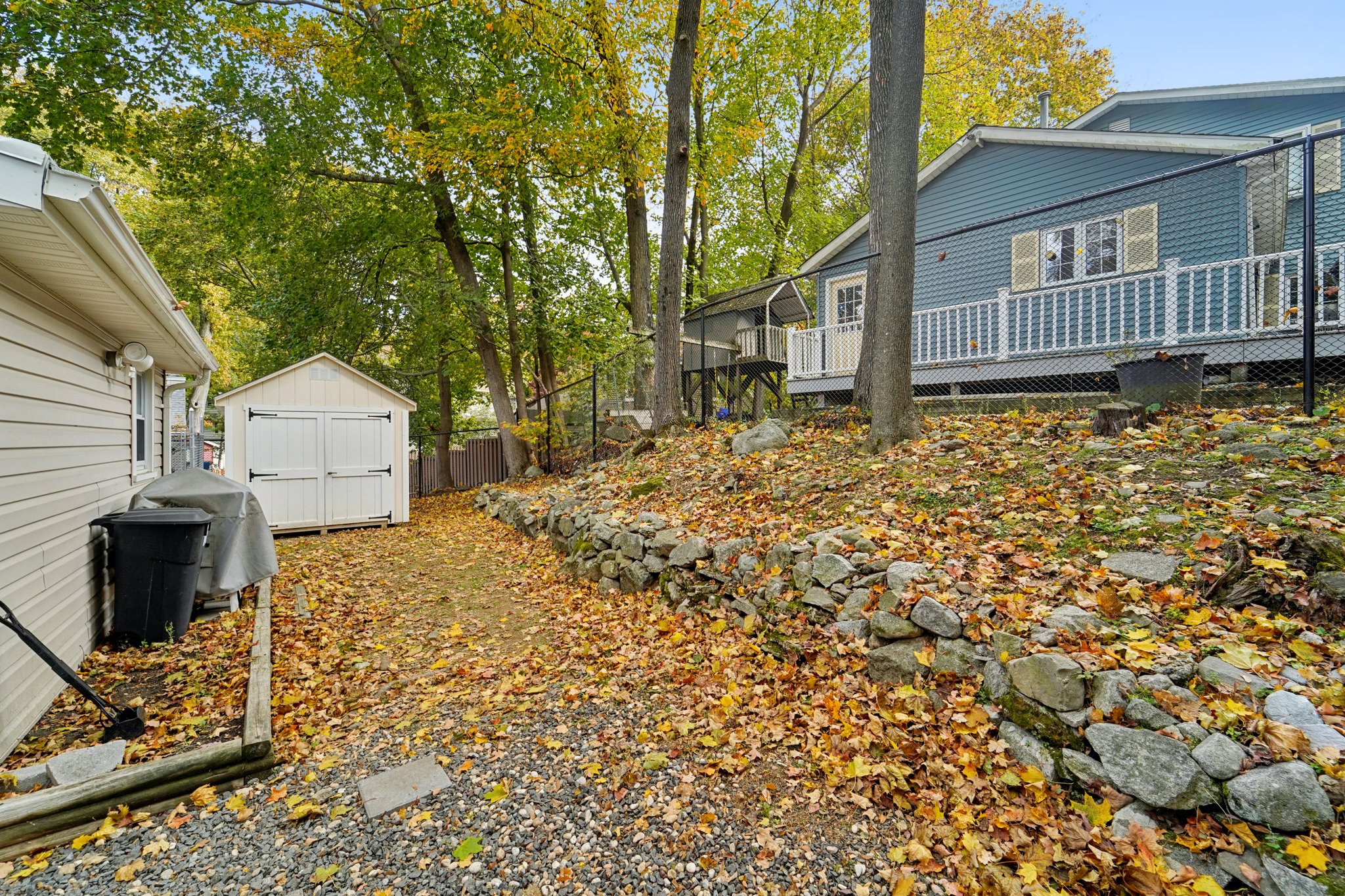 Lakeview Ave-S2910-034.jpg