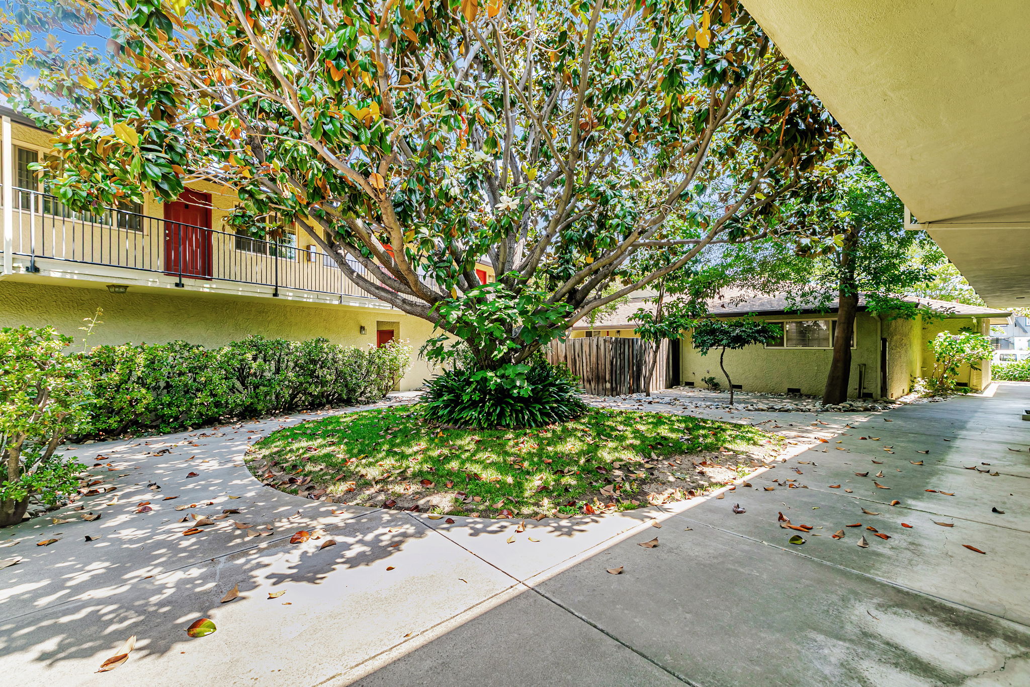 046_166 Monroe St 1  