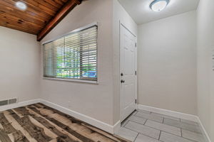 011_166 Monroe St 1  