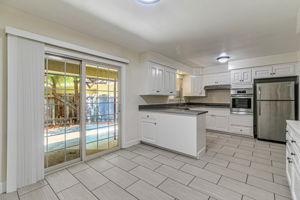 016_166 Monroe St 1  
