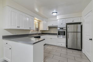 018_166 Monroe St 1  