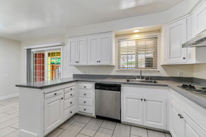 020_166 Monroe St 1  