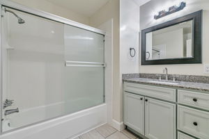 031_166 Monroe St 1  