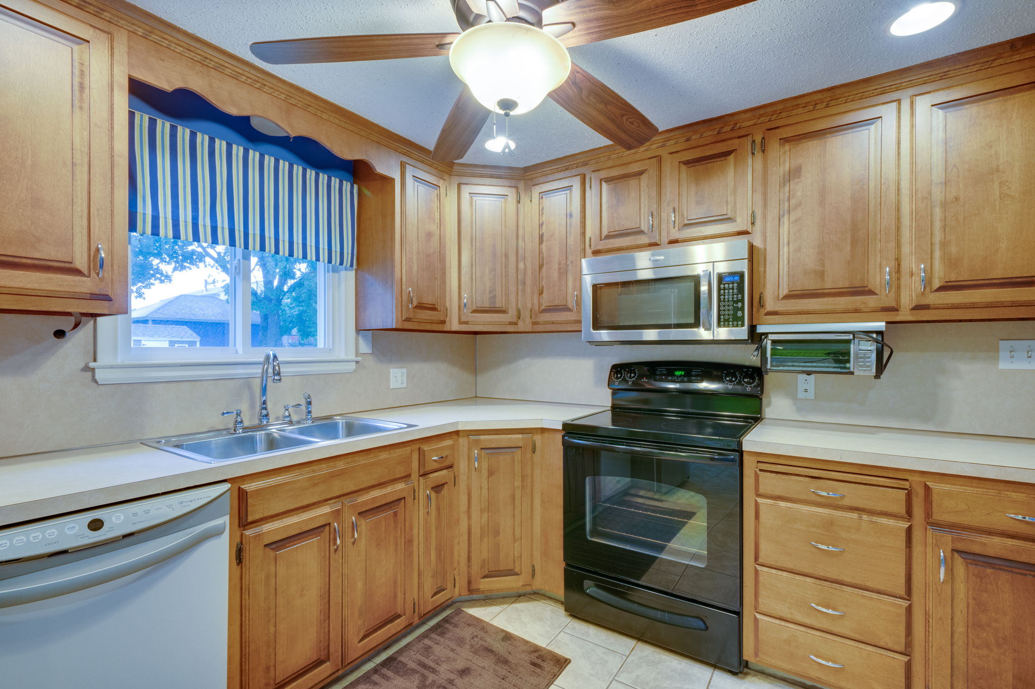  166 Rhodes St, New Britain, CT 06051, US Photo 10