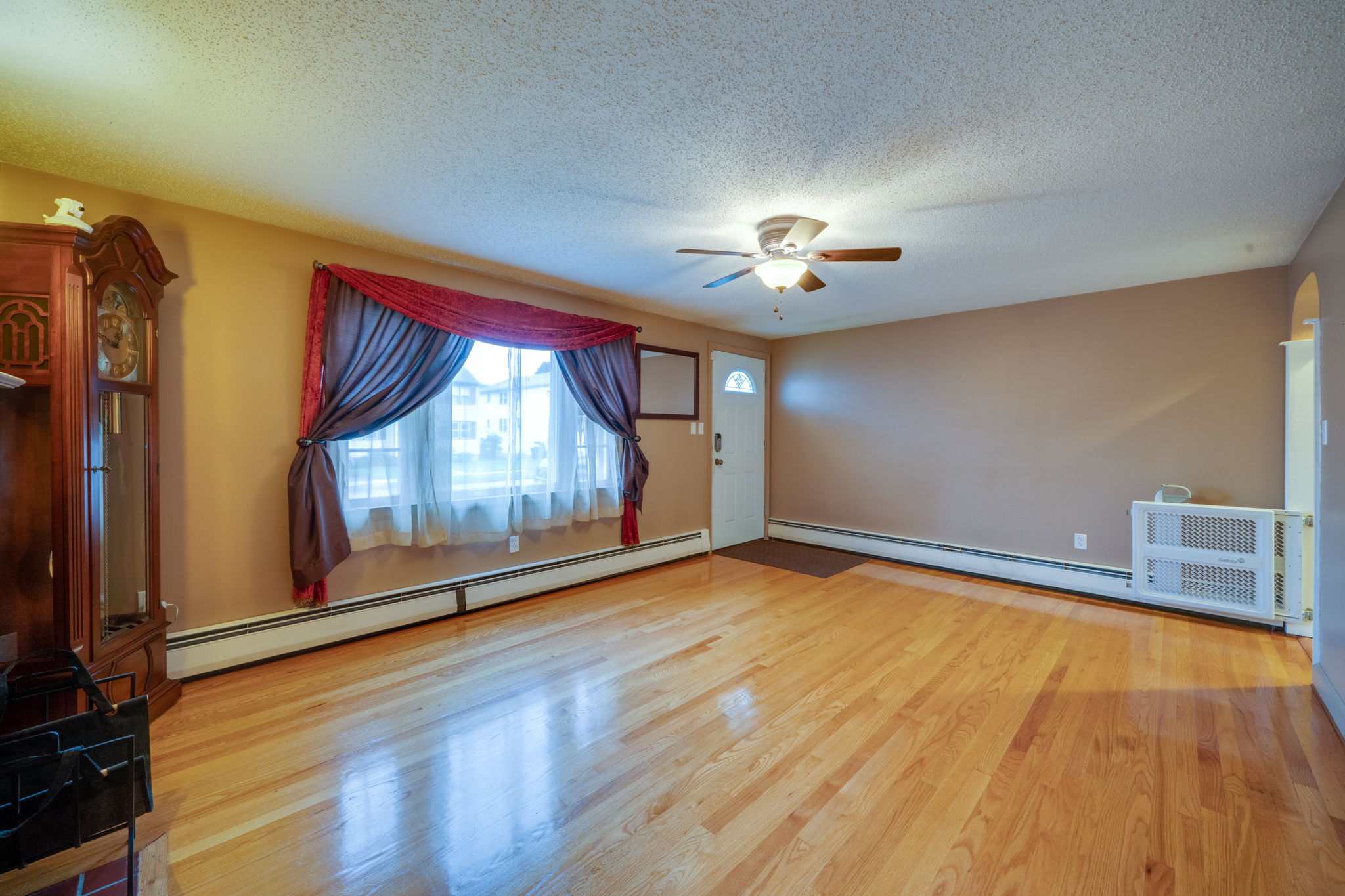  166 Rhodes St, New Britain, CT 06051, US Photo 4