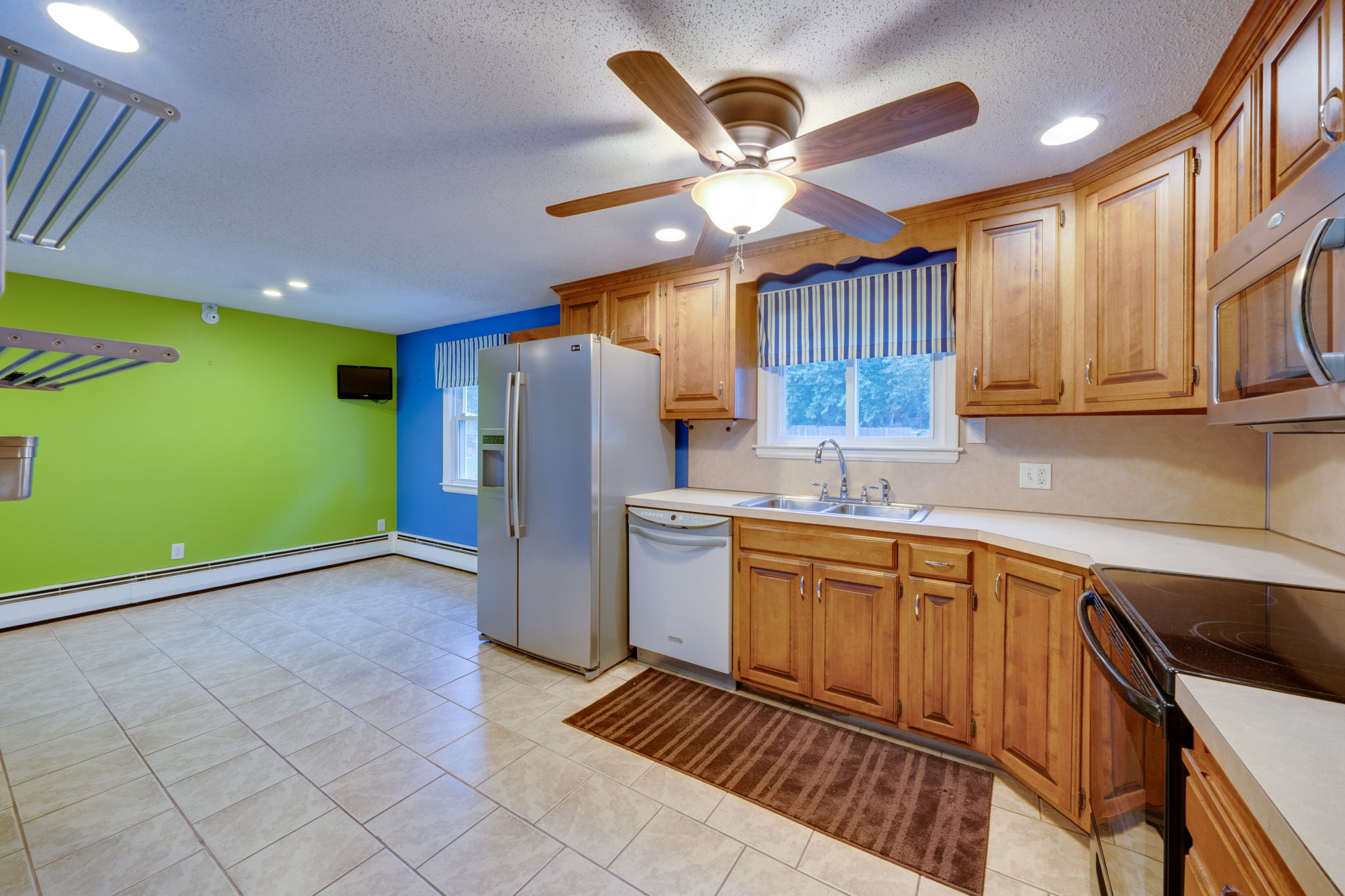  166 Rhodes St, New Britain, CT 06051, US Photo 11