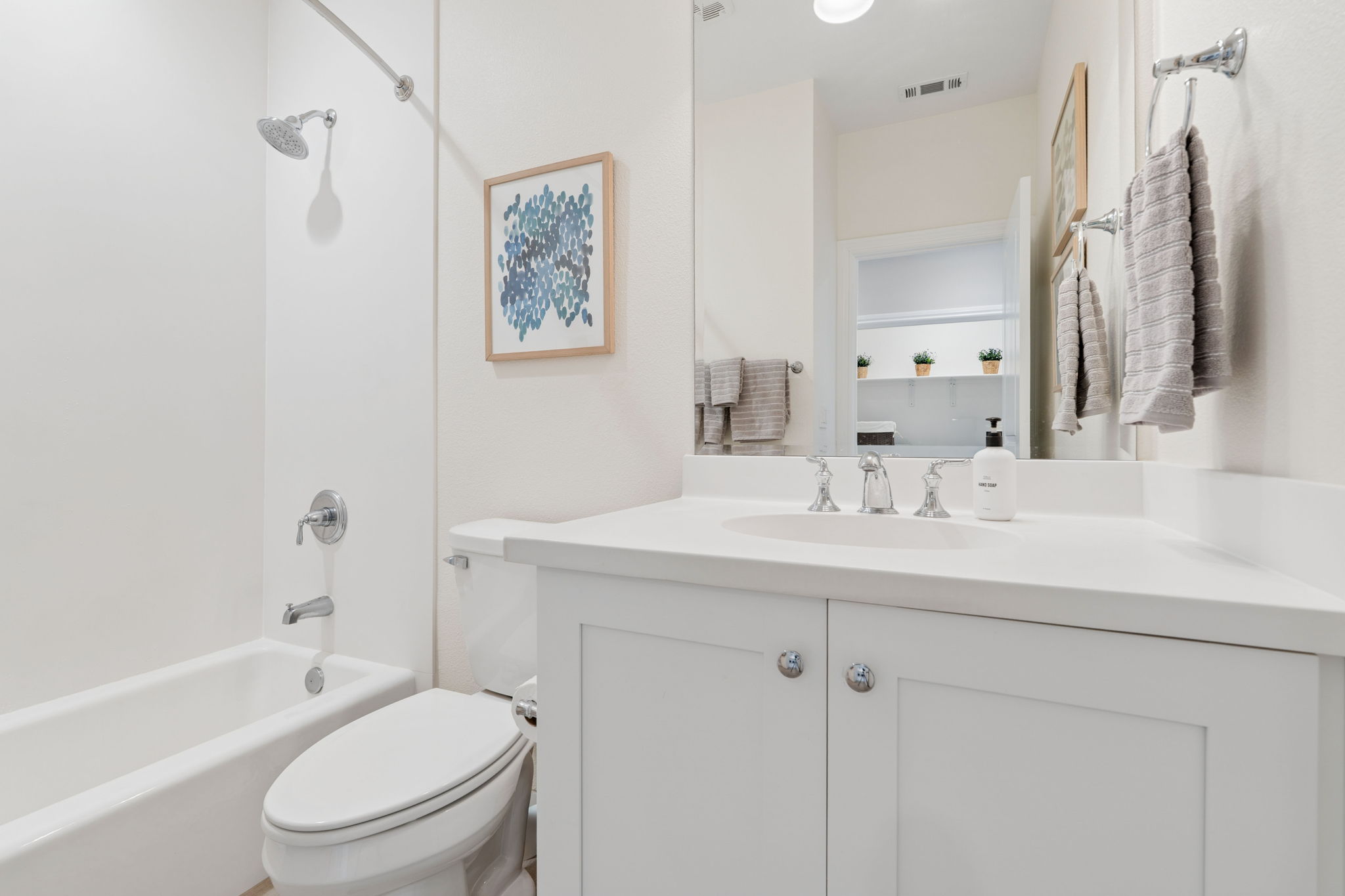 https://cdn.aryeo.com/listings/166-westborough-ln-walnut-creek-ca-94595-27788866/resized/medium/medium-01a0397c-f664-7071-bd7d-7270295704b4.jpeg