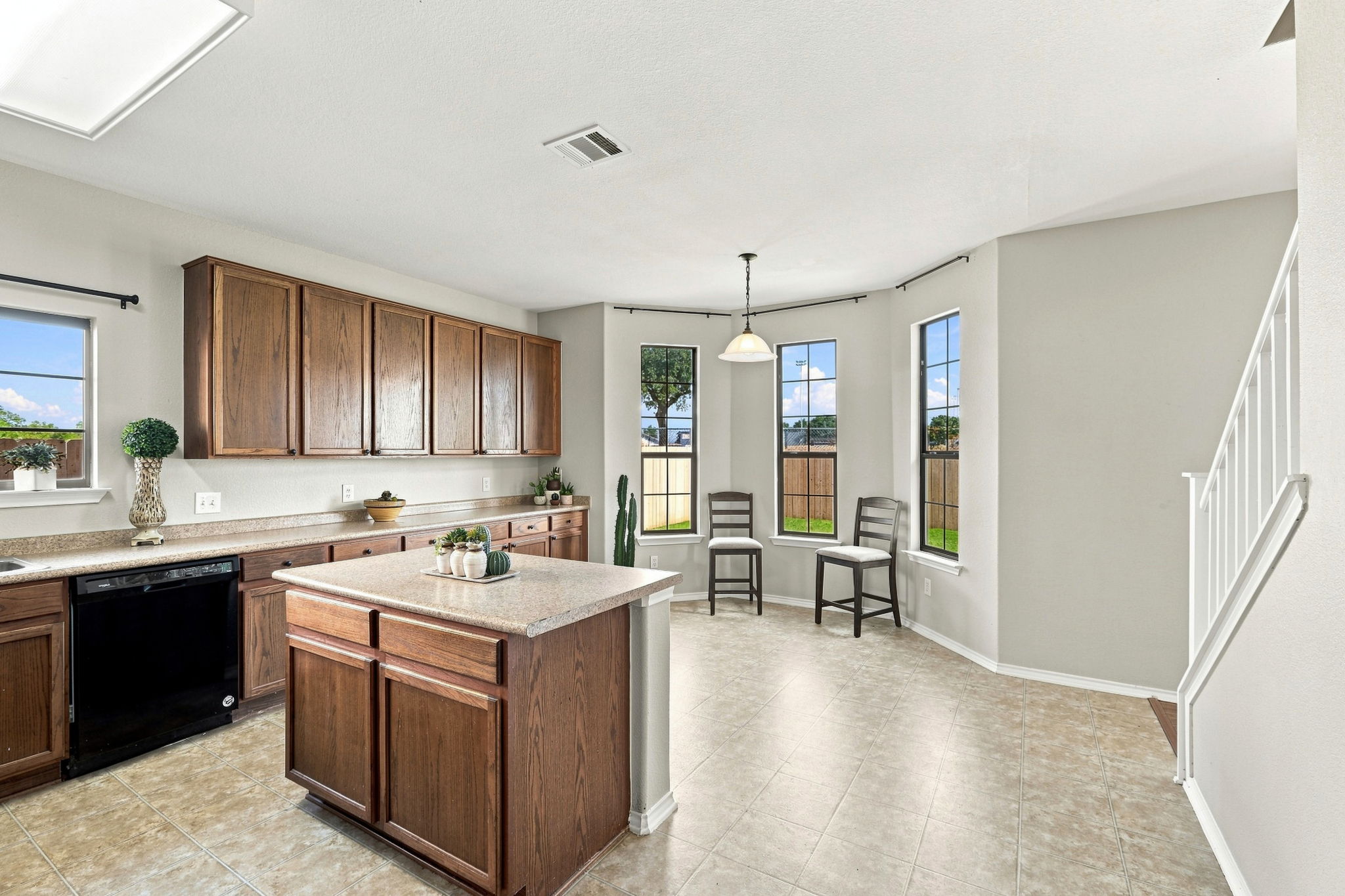 Kitchen/Breakfast Area