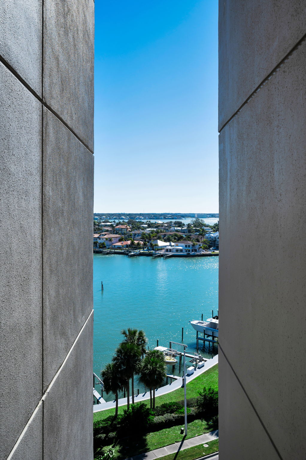 Bedroom2e Balcony View