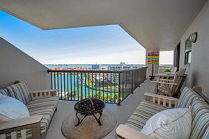 Living Room Balcony4