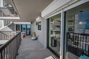 Living Room Balcony4