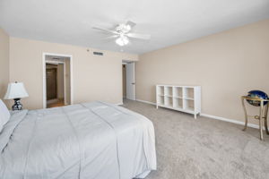 Primary Bedroom1d