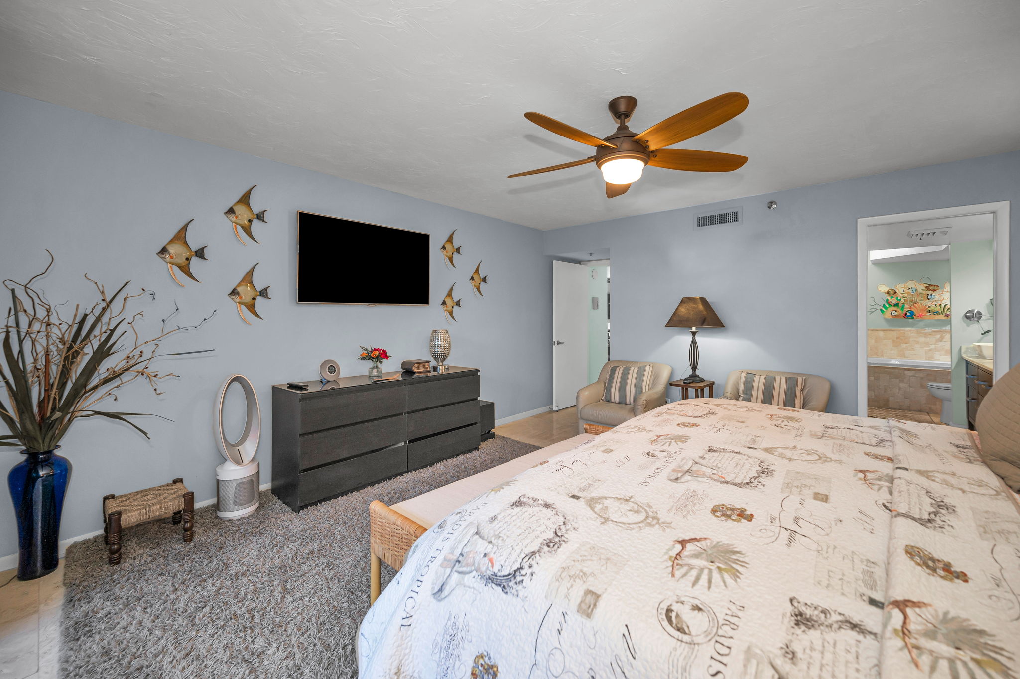 Primary Bedroom1c
