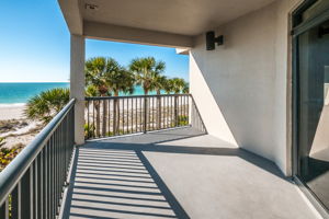 19-Dans Island Clubhouse Balcony