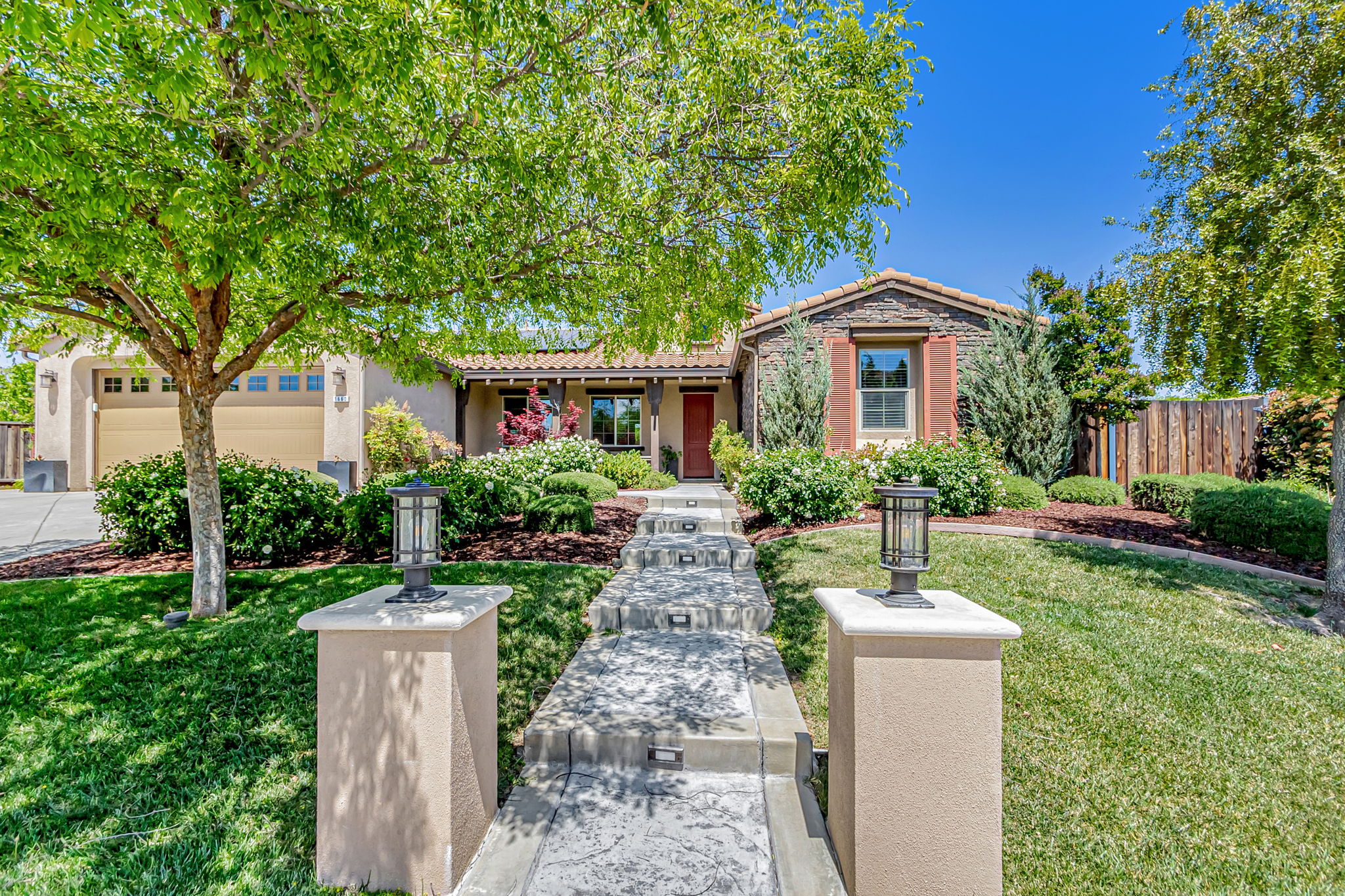 001_1660 Martinez Way  