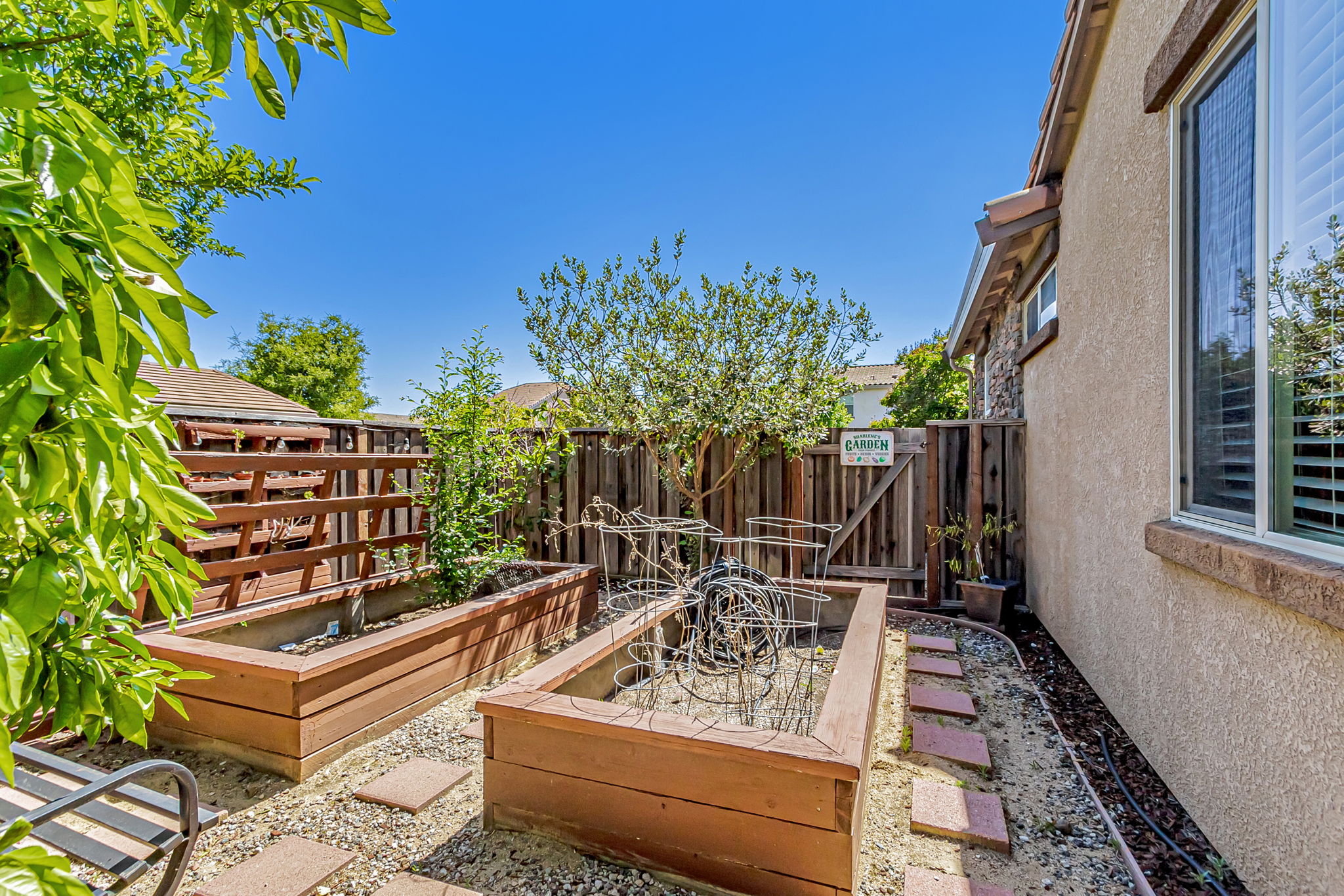 064_1660 Martinez Way  