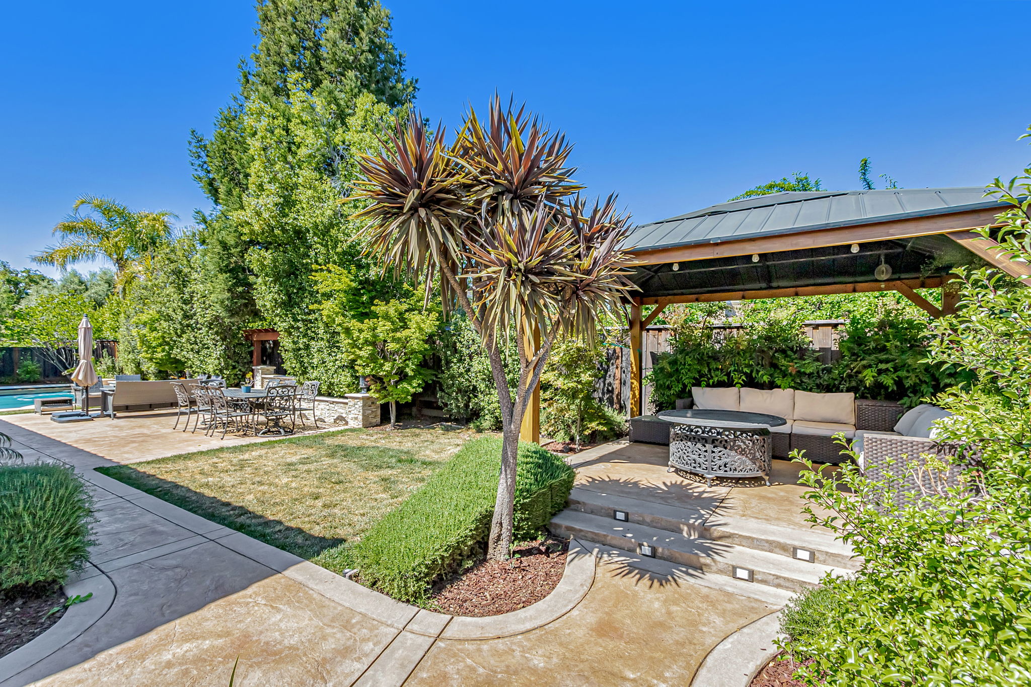 075_1660 Martinez Way  