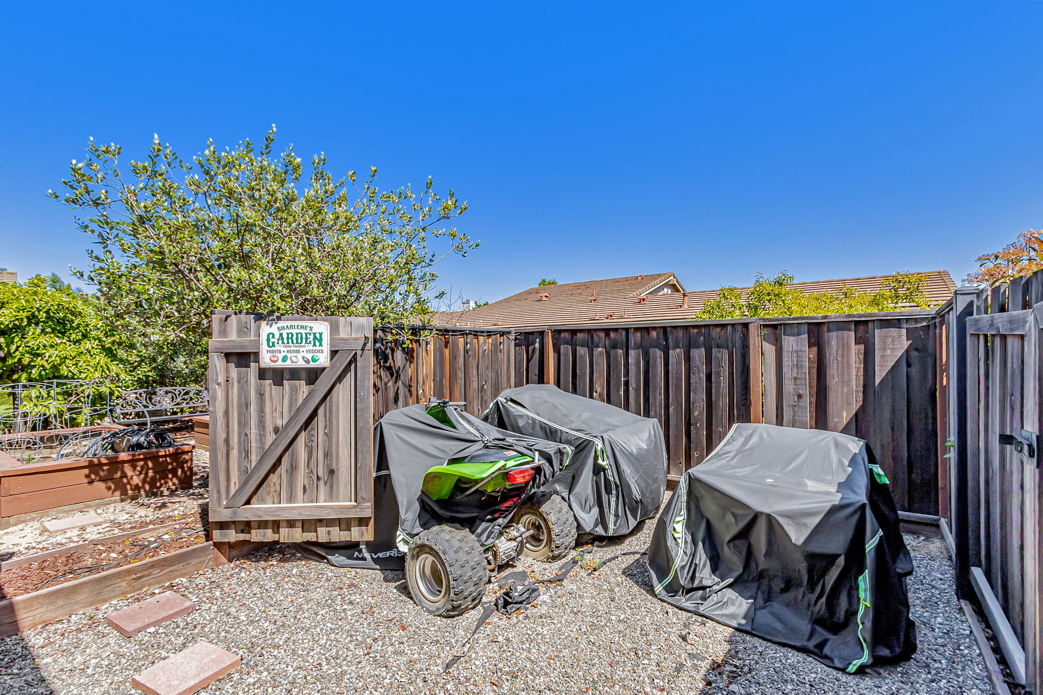 081_1660 Martinez Way  