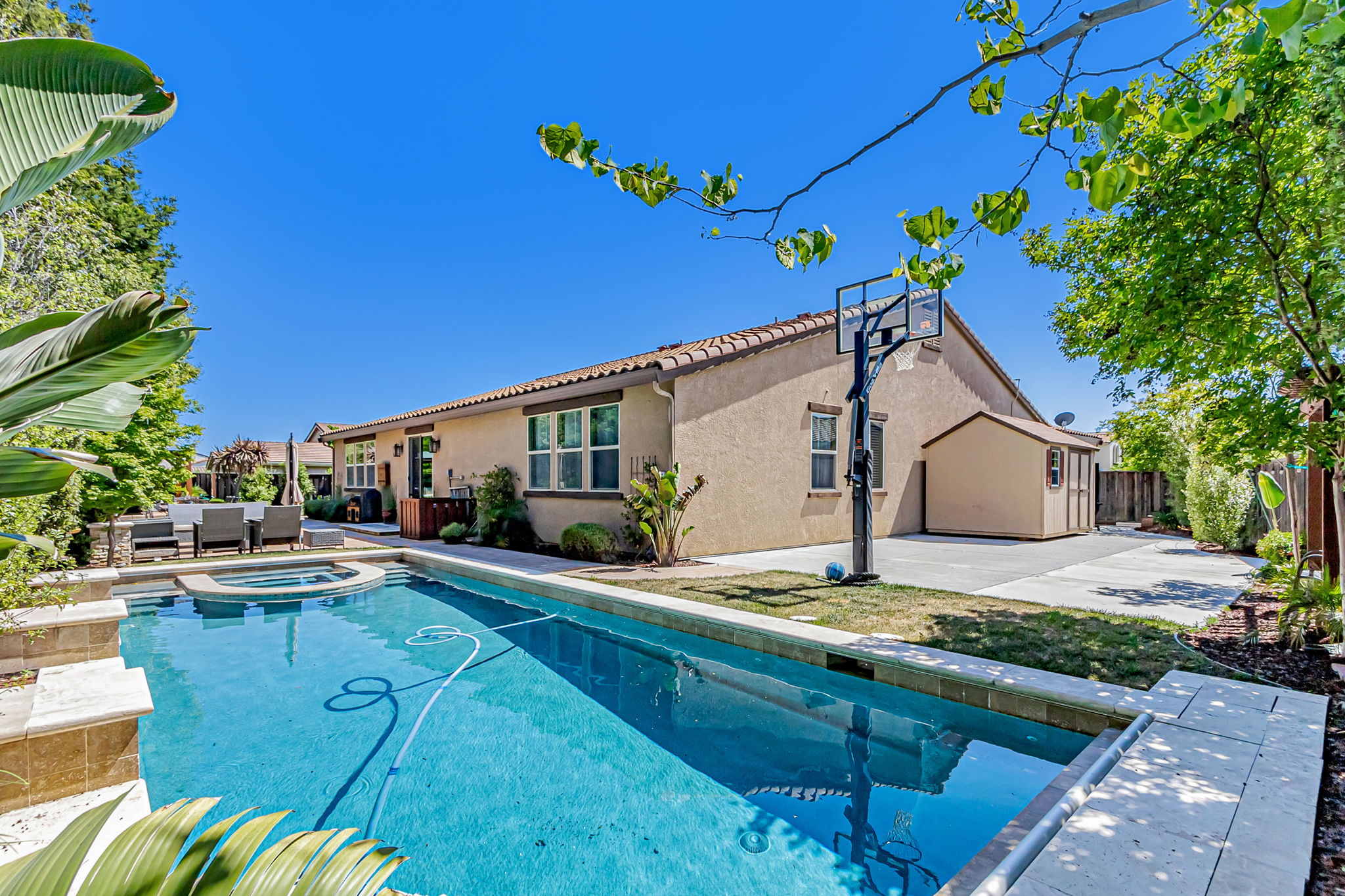 086_1660 Martinez Way  