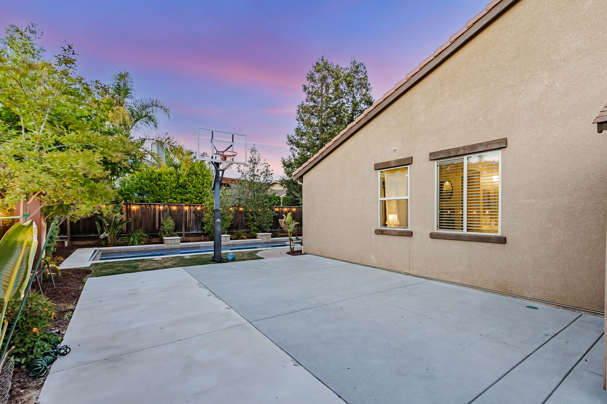 019_TWILIGHT_ 1660 Martinez Way 