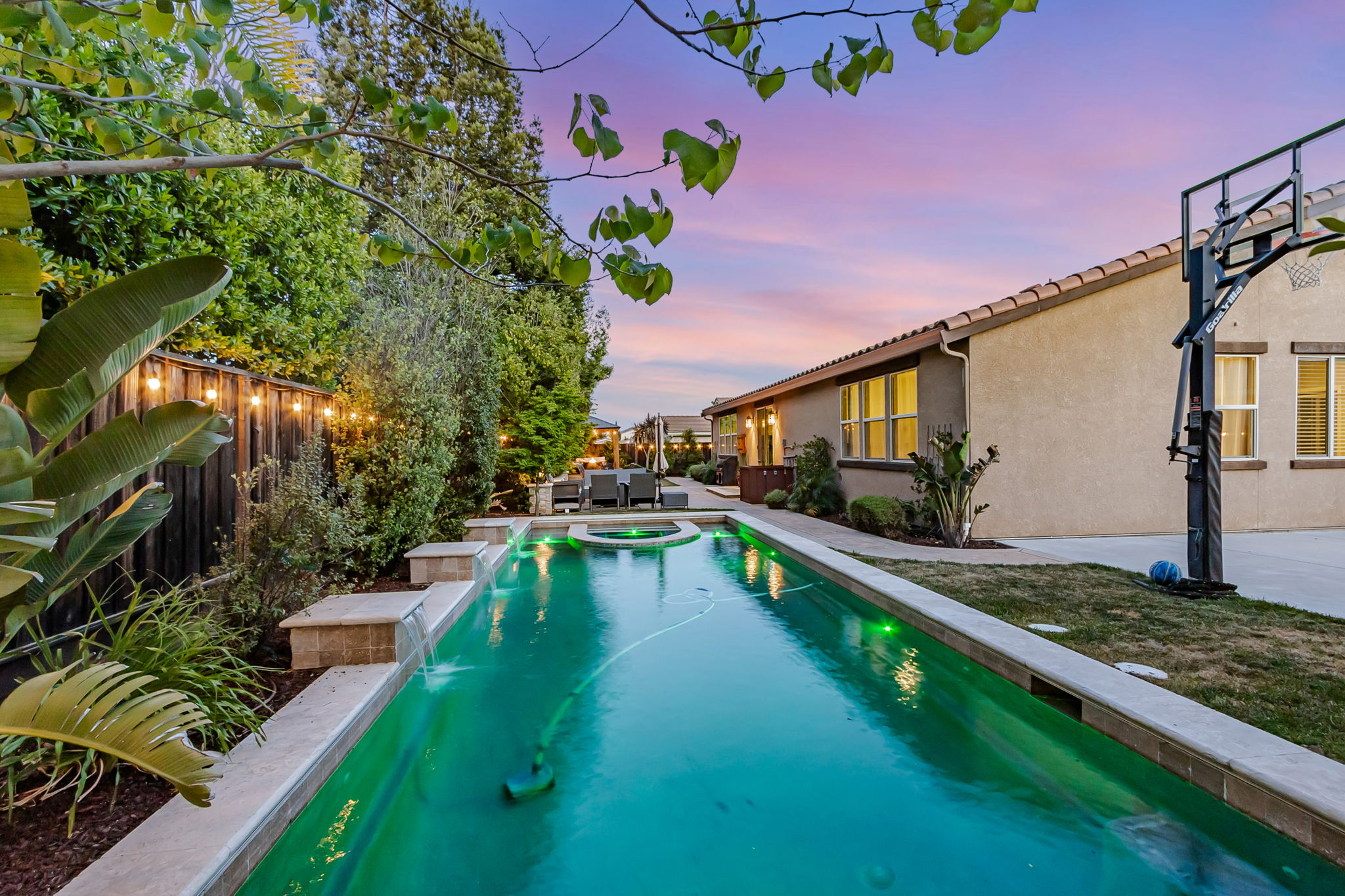 028_TWILIGHT_ 1660 Martinez Way 