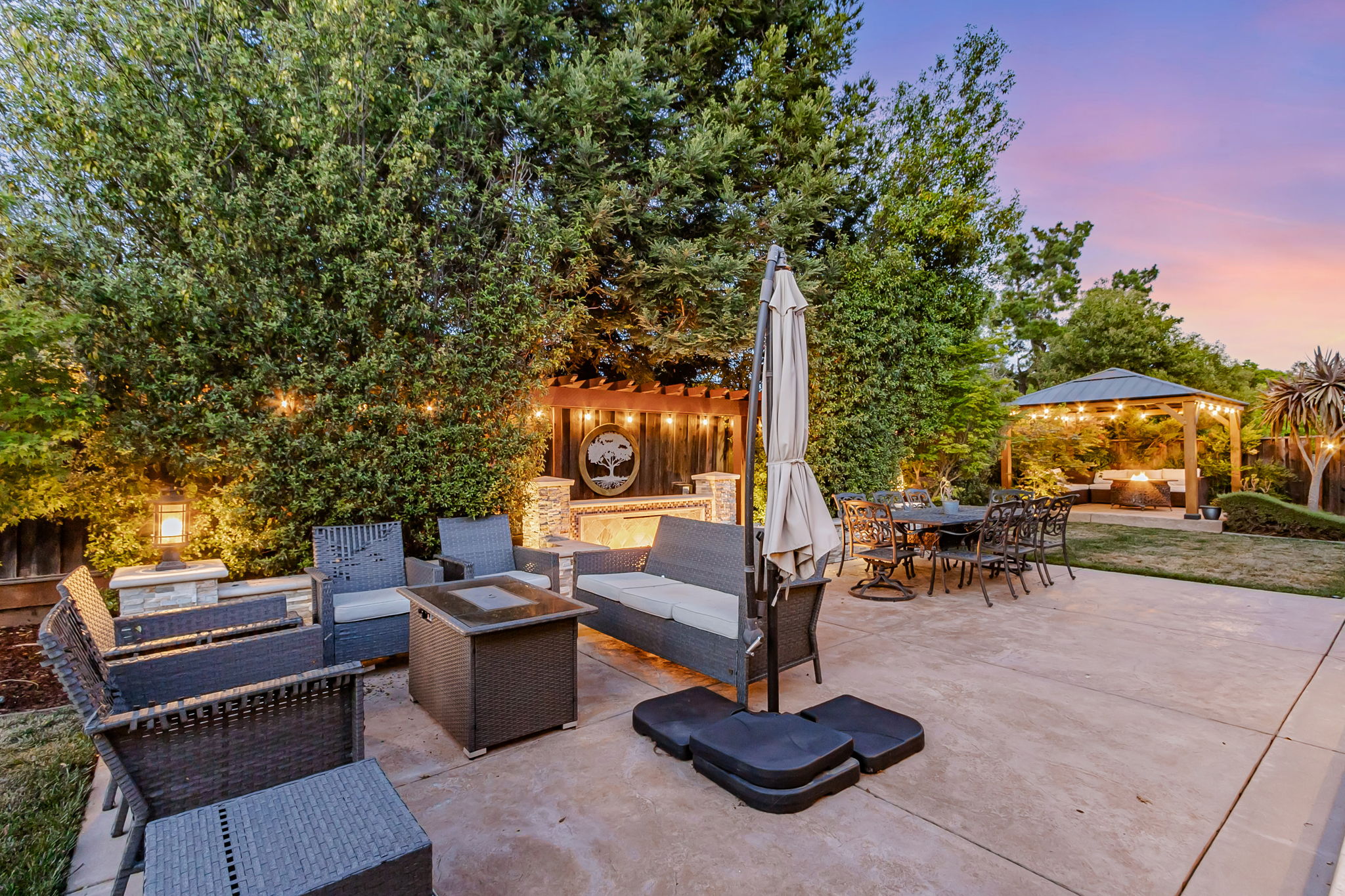 037_TWILIGHT_ 1660 Martinez Way 