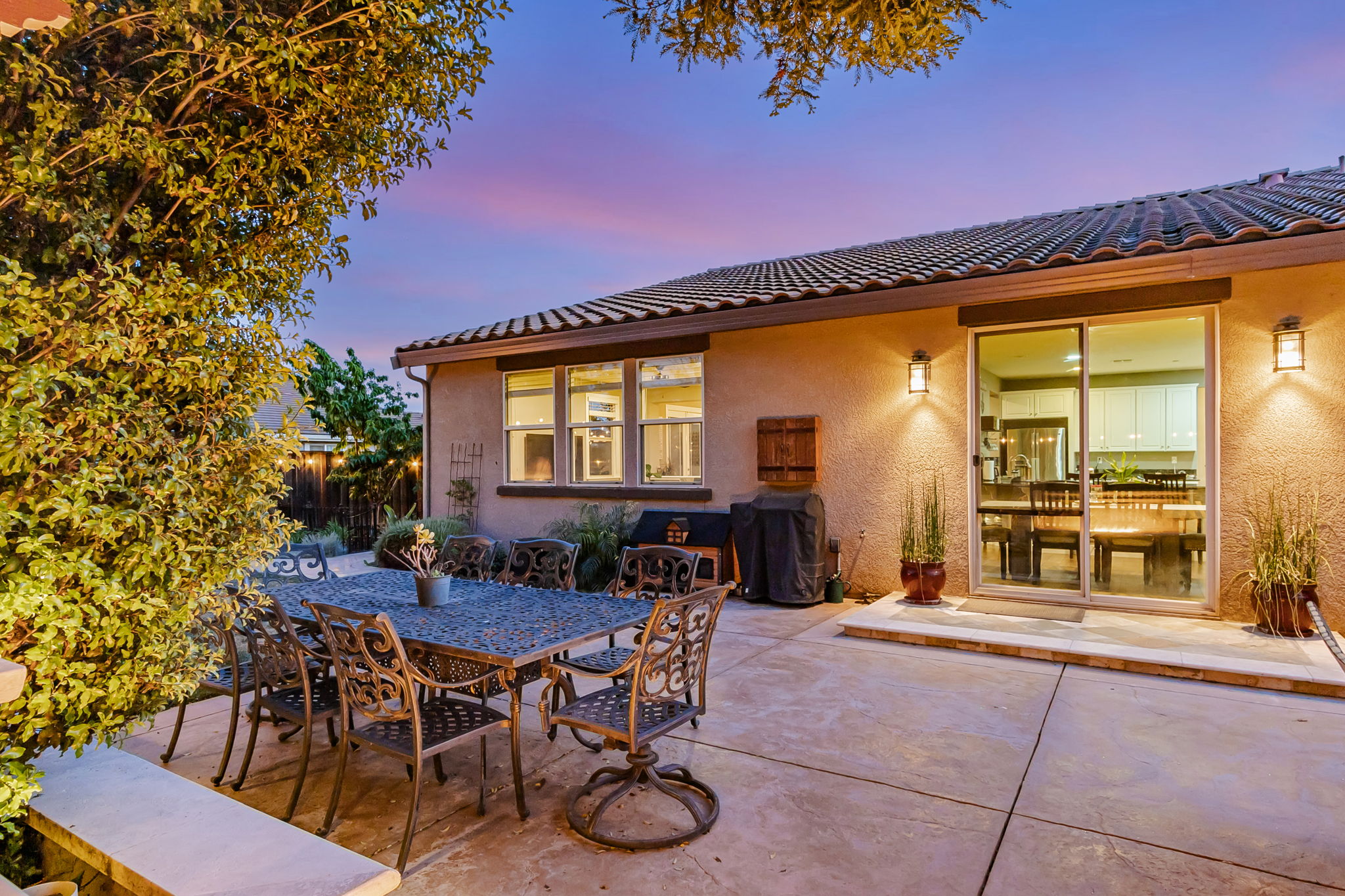 043_TWILIGHT_ 1660 Martinez Way 