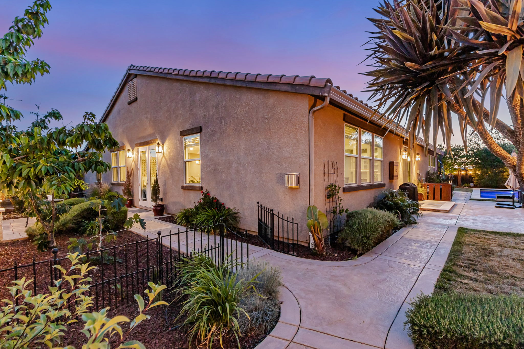 048_TWILIGHT_ 1660 Martinez Way 