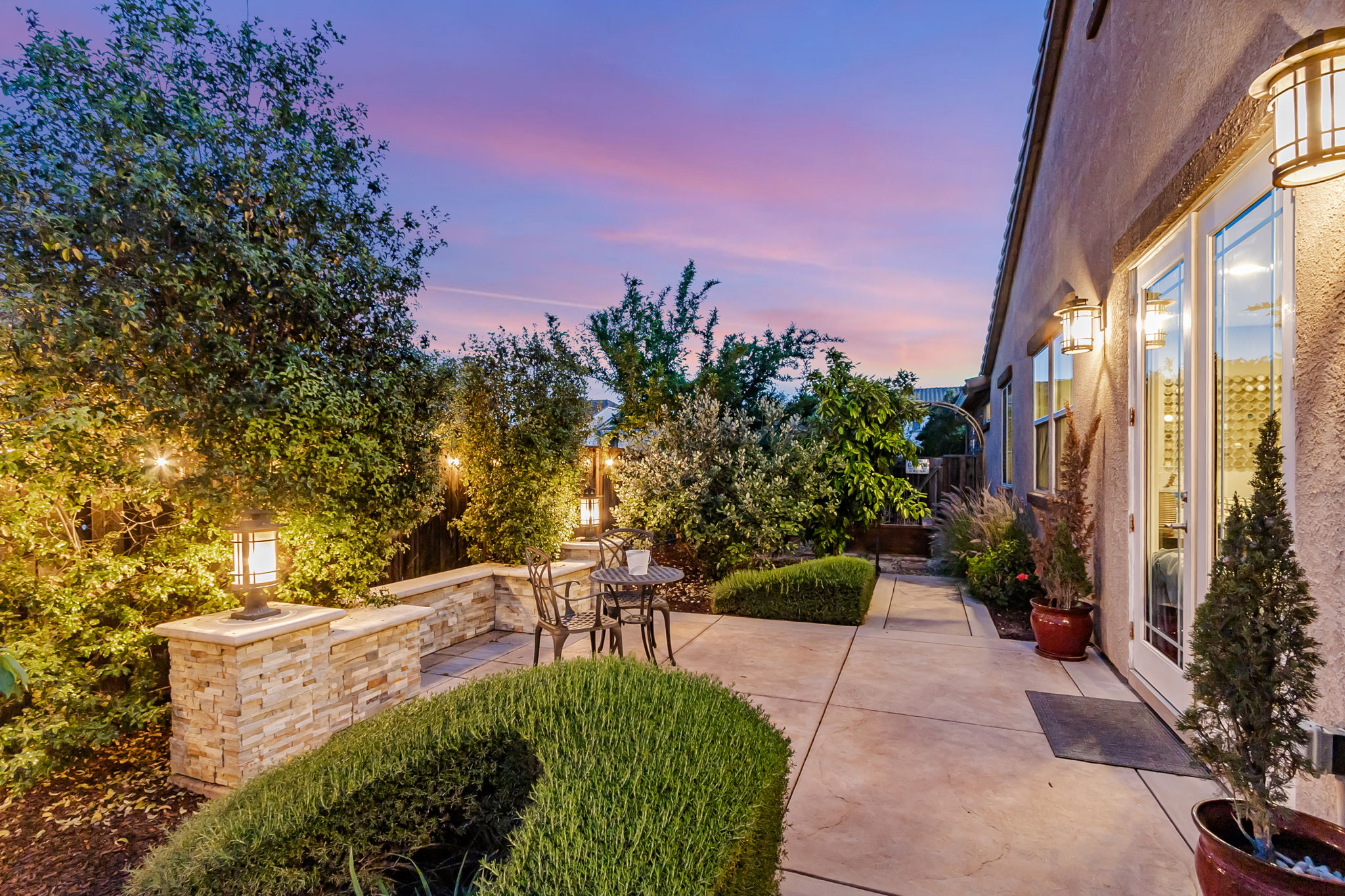 052_TWILIGHT_ 1660 Martinez Way 