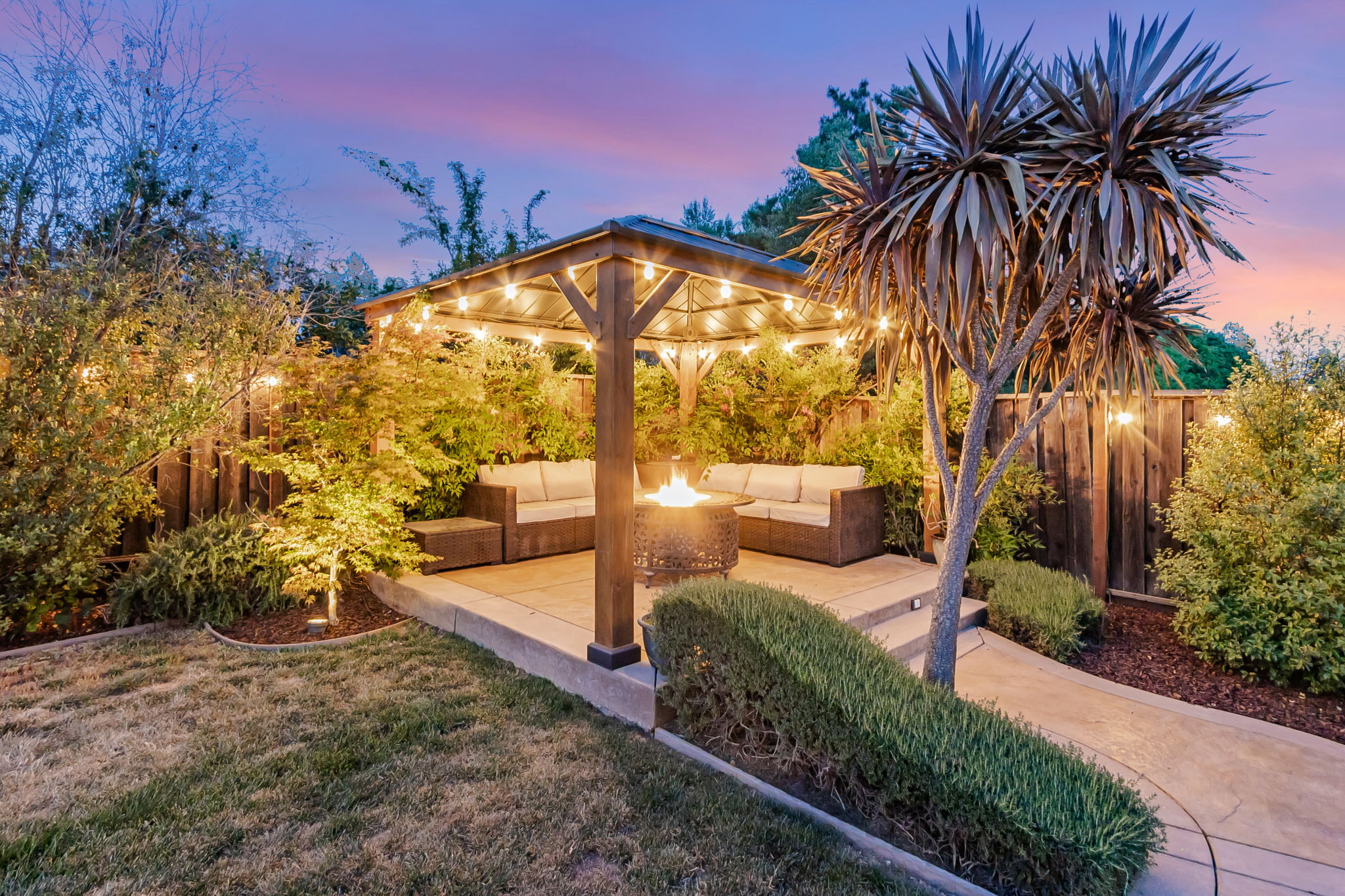 058_TWILIGHT_ 1660 Martinez Way 