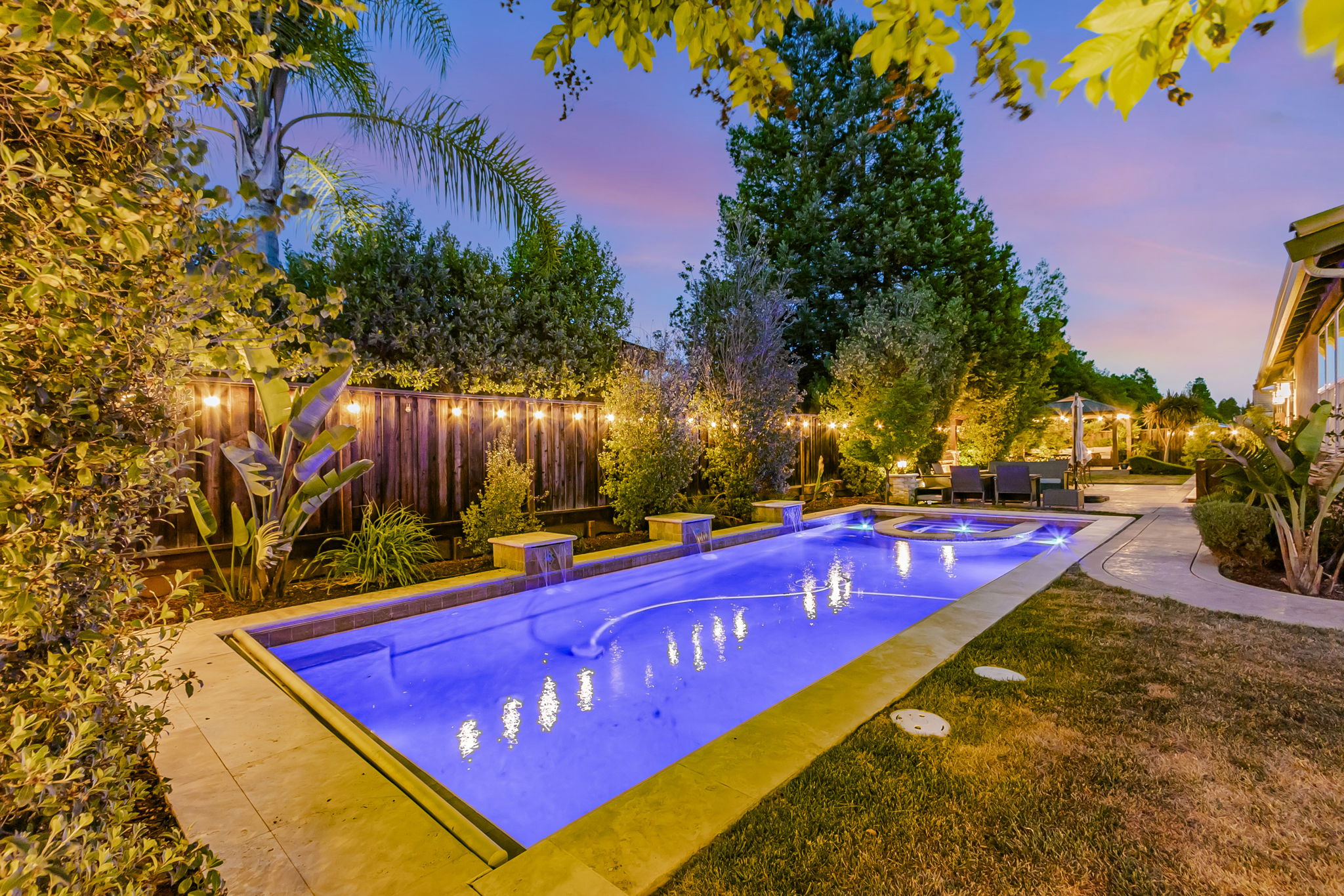065_TWILIGHT_ 1660 Martinez Way 