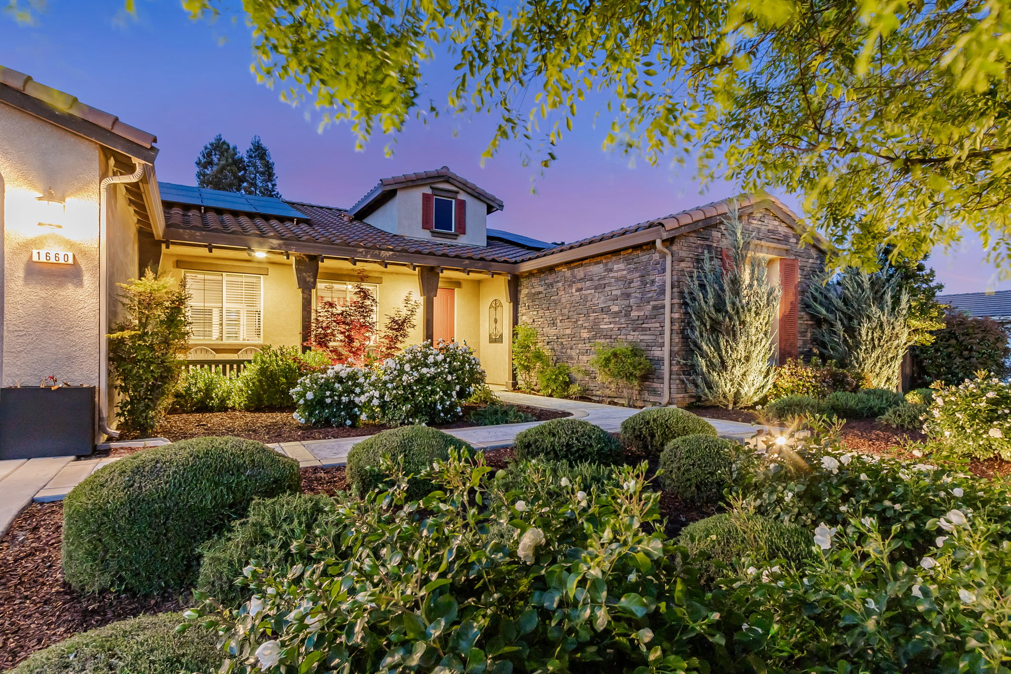 069_TWILIGHT_ 1660 Martinez Way 