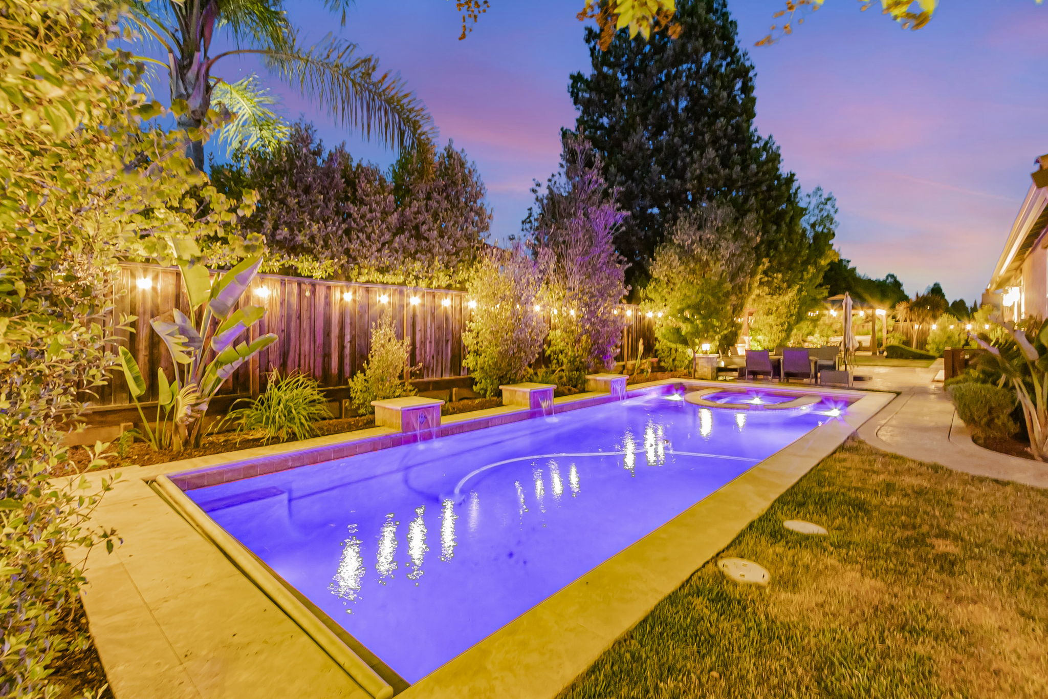 076_TWILIGHT_ 1660 Martinez Way 