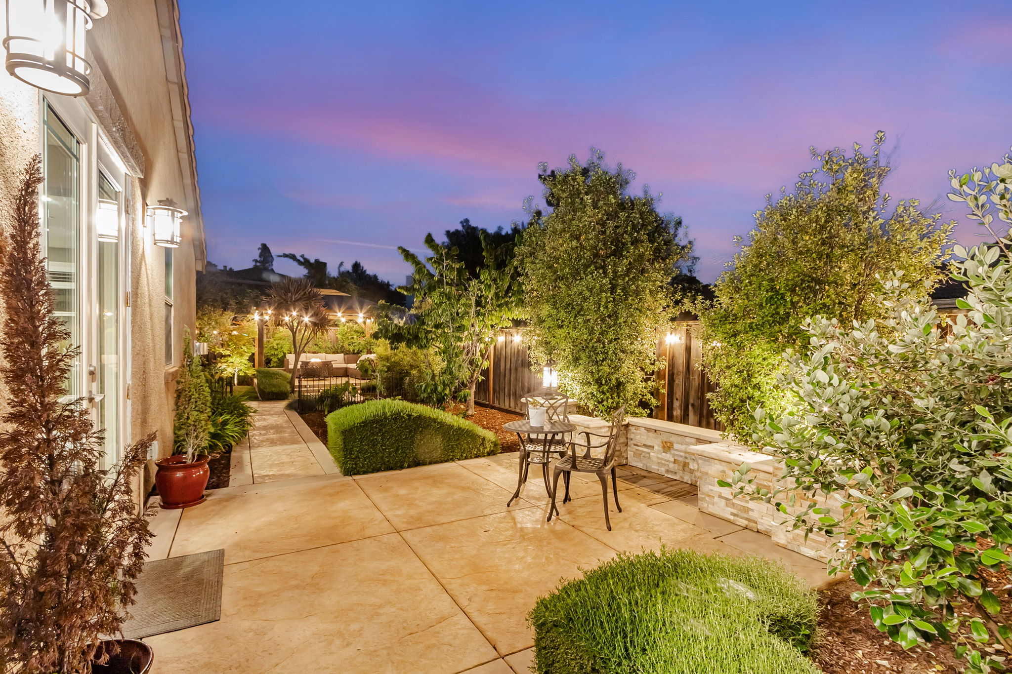 087_TWILIGHT_ 1660 Martinez Way 