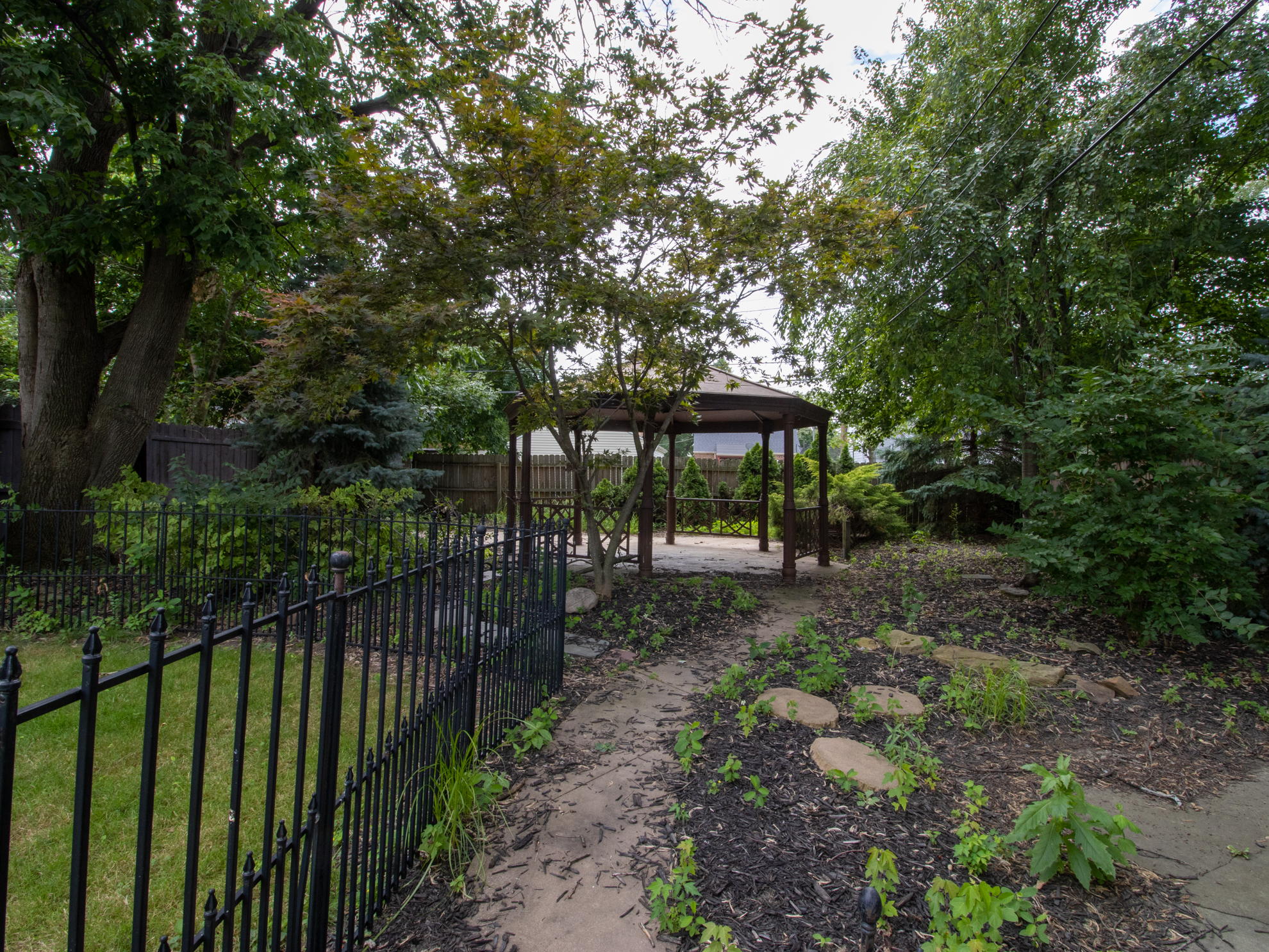 16605 Woodbury Ave, Cleveland, OH 44135, USA Photo 26