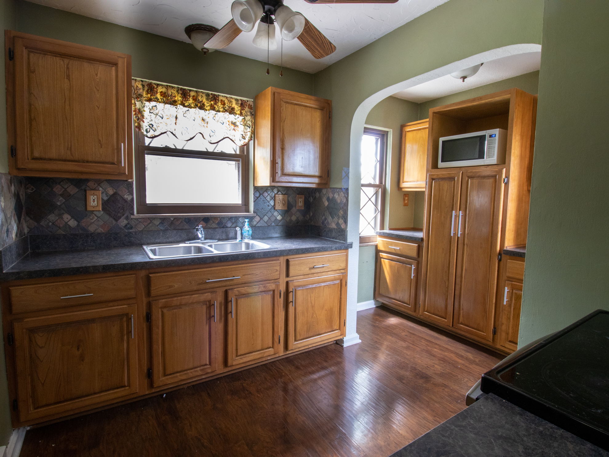 16605 Woodbury Ave, Cleveland, OH 44135, USA Photo 8