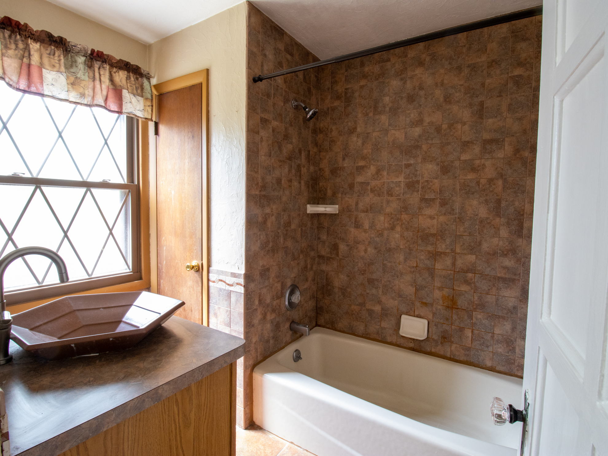 16605 Woodbury Ave, Cleveland, OH 44135, USA Photo 13