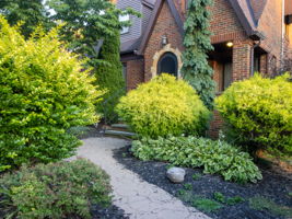 16605 Woodbury Ave, Cleveland, OH 44135, USA Photo 2