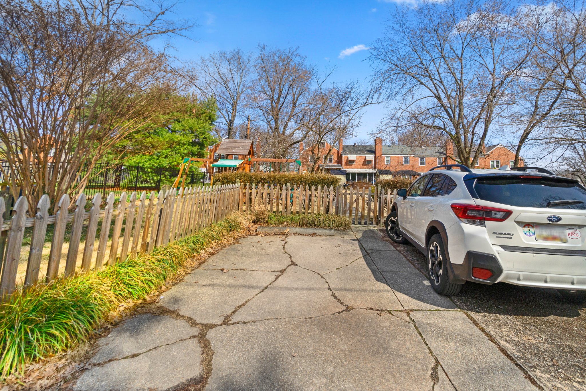 31. Back exterior.jpg